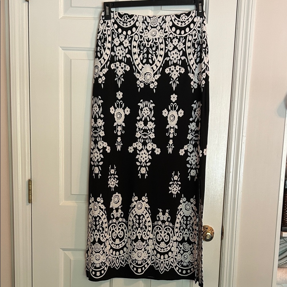 Coco Bianco Black and White Floral Pencil Skirt